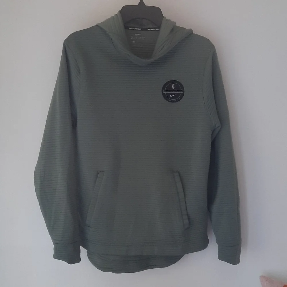 Nike pullover sz small